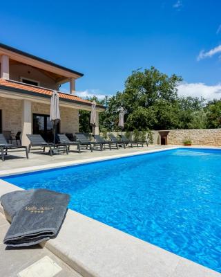 Villa Alves with Private Pool