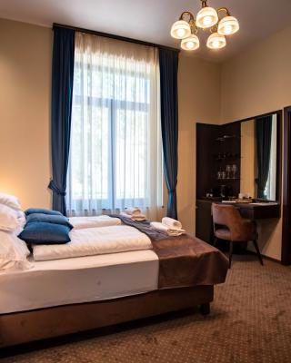 Vöröskő Villa- ALELNÖKI szauna és jakuzzi használattal