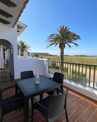 Apartamento Trini en Son Bou, frente al mar, perfecto para vacaciones