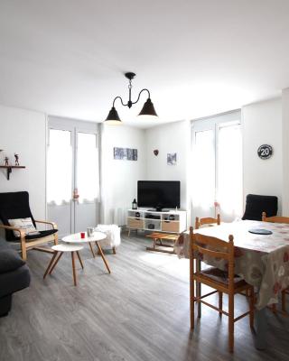 Appartement Mont-Dore, 2 pièces, 6 personnes - FR-1-415-15