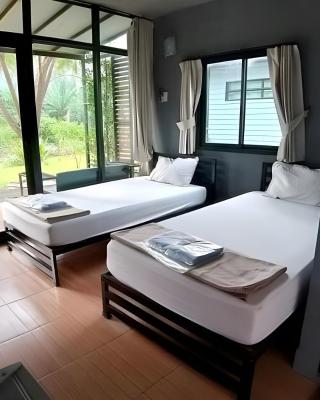 Baan Rim Nam Resort