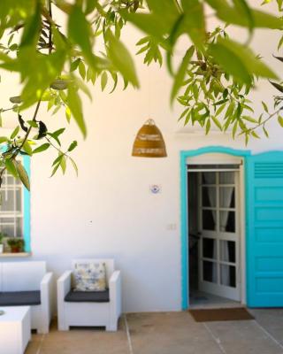 Villa Maria in Puglia con pineta vicino al mare