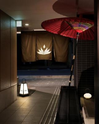 Marutamachi Crystal Hotel