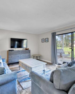 Cozy renovated ground floor unit - Golf Villa - on the Golf Course