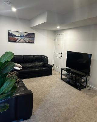 Praise bethel -Homely walkout legal basement in YYC