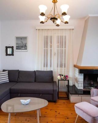 To Patriko Lefkada Cozy Village Home with Parking