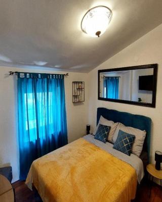4 Colors Rooms, Cres