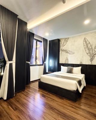 LION 10 HOTEL