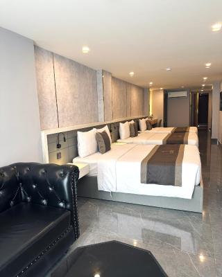 LION 9 HOTEL