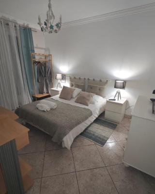 Chambre dans villa avec SDB WC et piscine privée