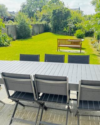leBel endroit 145m2 , terrain et terrasse de 350m2 au coeur des commerces ,à proximité de la mer et tous services inclus