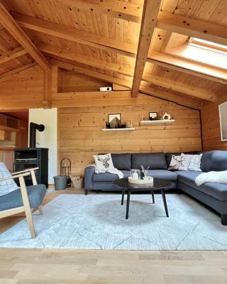 zentrale, gemütliche Wohnung im Schweizer Stil I Bergblick