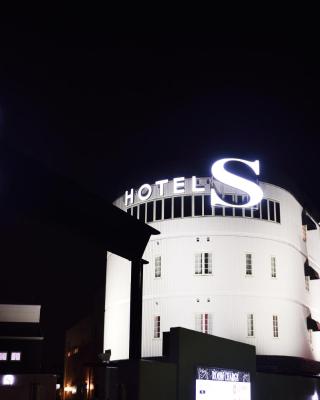 Hotel S