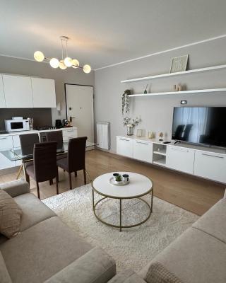 The Captain Apartments Marina next to Verbella Leonardo Academy MXP