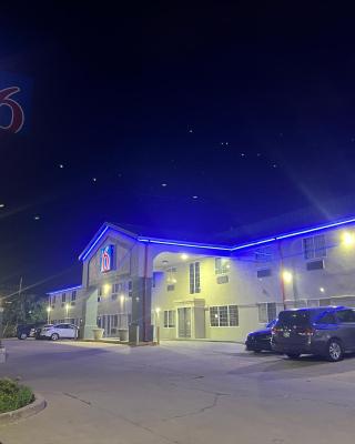 Motel 6 Tulsa, OK Airport
