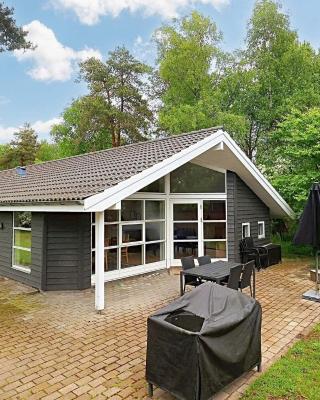 10 person holiday home in Væggerløse