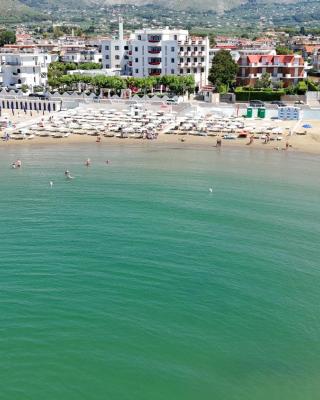 BAJAMAR BEACH HOTEL