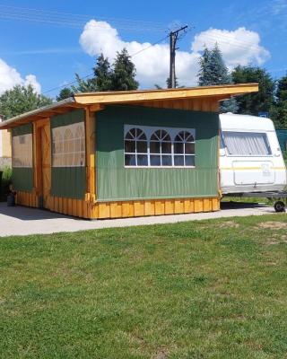 GyenesCamping Wohnwagen Knaus 1 Rechts