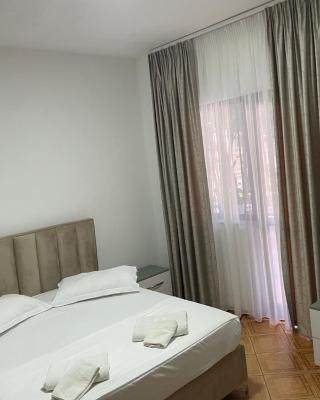 Hotel Ani