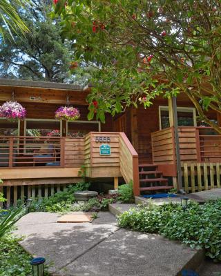 Woods Waves: Luxury Coast Cabin King Beds Pets