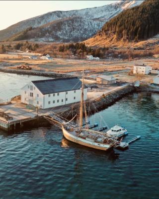Arctic Ocean Lodge