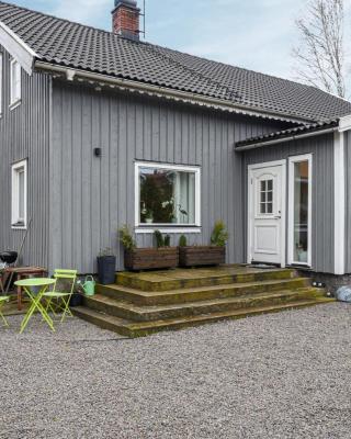 Nice Home In Strömstad With Wifi