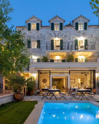 Casa Columba - 4 Star Design Boutique Hotel with Outdoor Pool & Private Garden