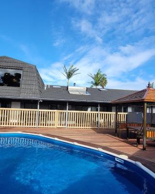 Luxury Bay Vacation Home 5 Ensuites & Pool