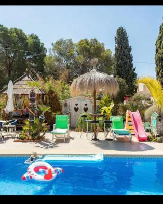 VILLA EVA ASIANA GUESTHOUSE With SHARED POOL