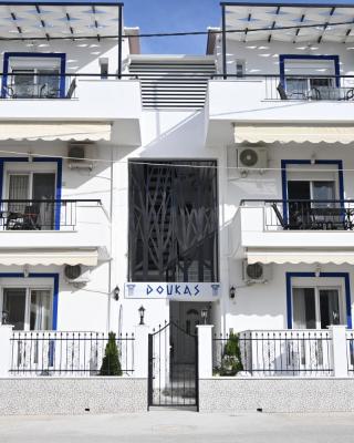 Doukas Aparthotel