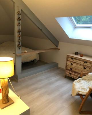 Chez Blandine - jolie chambre et mezzanine climatisées proche UTT infrastructures sportives
