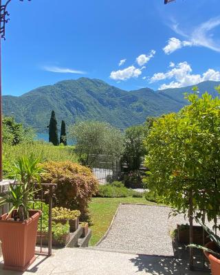 Life is Good - Front Lake Apartment in Villa