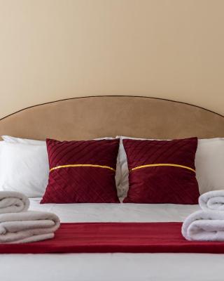 Decimo Meridio- At Spanish Steps-