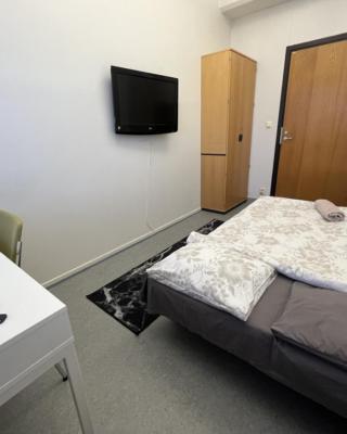 Office House Services 655