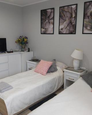 Pokoje gościnne Słupy Olsztyn - parking