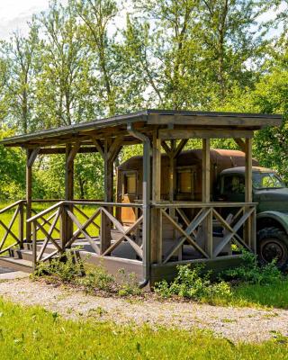Romantic stay in apple tree park - Vintage Gaz-63