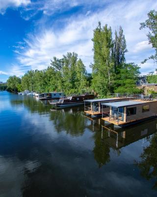 Prague Bay Houseboats