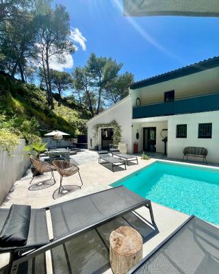 Arty Provence, vue, calme et piscine chauffée dans les Alpilles proche St-Rémy-de-Provence