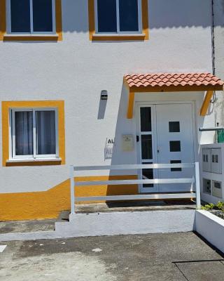 Casa entre os Morros RRAL nº 4522