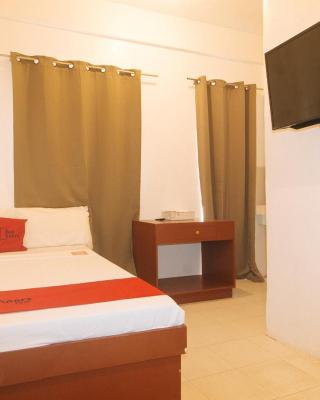 RedDoorz @ The Central Inn Boracay Island