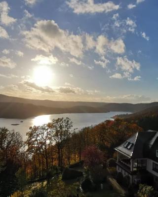 Ferienwohnungen Schloß-See-Bergblick