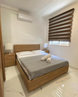 R1 Cosy Double Room in Msida Flat