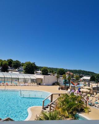 Camping 5 étoiles piscines chauffées club enfants mobilhome premium 6pers