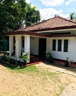 Cafe Tangola Home Stay