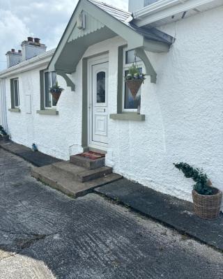Teach Elle Cottage F94V2W2