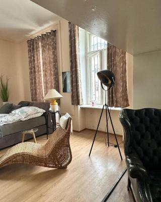 Nr 2 Gemütliche Suite mit King-Size Bett und Essbereich im Zentrum im Neubarockstyle