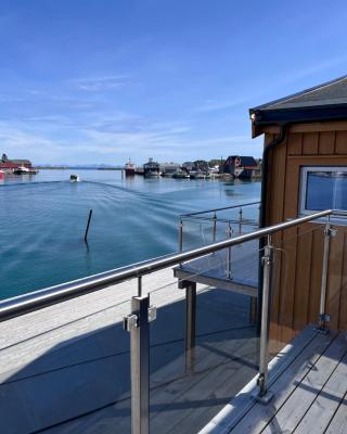The Harbour House, dorm and twin, selfservice hostel