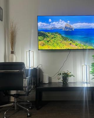 Entire Apartment Prime Downtown location Free underground Parking