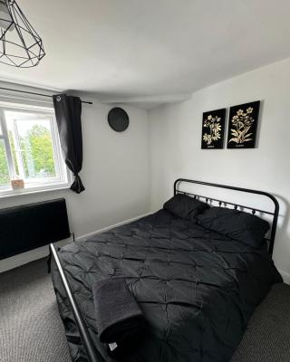 Double Room Located 2 Minutes From Gloucester Royal Hospital