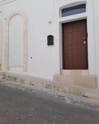 PETRAKIs HOUSE